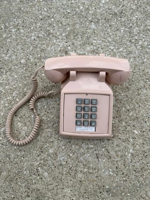 Cortelco 250013-VBA-20M 2500 Desk Telephone Touch Tone w/Volume Pink / Salmon - Image 1 of 4