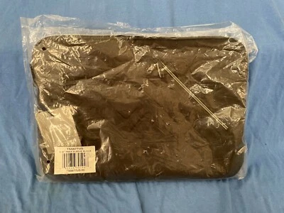 New TARGUS Trax Laptop Sleeve for 15.6" Widescreen Laptops Black (TSS677US) NWT - Image 1 of 4
