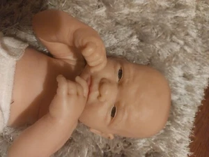 Reborn Baby Girl with lovely expression. No blemishes . - Picture 1 of 8