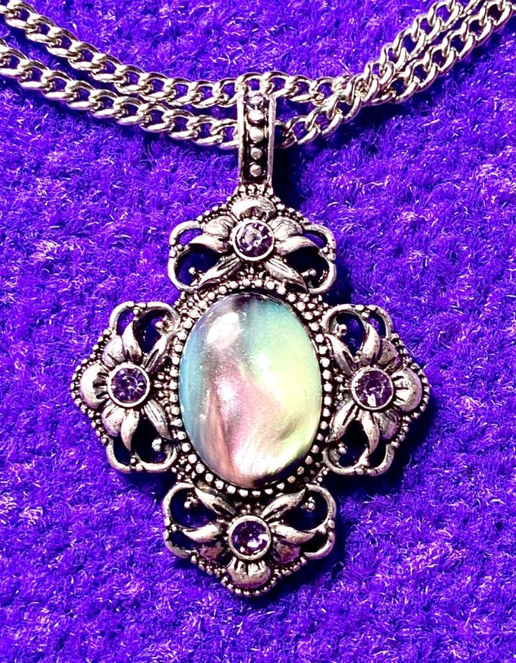 COLLAR MYSTIQUE ANGELIS LAVANDA CRISTAL DE SWAROVSKI + VIDRIO DICROICO NUEVO SIN ETIQUETAS✨PERSONALIZADO✨ Foto 1 de 4