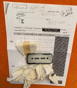 Neu/Vintage Gibson P-90 Soapbar schwarz Tonabnehmer Abdeckung-"UC-452-B" Aufdruck auf der Innenseite - Bild 1 von 7