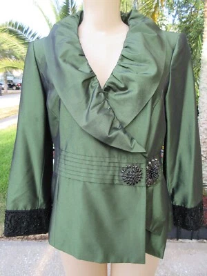 Chaqueta Blazer Kasper Verde Satinado Adornada Puños Con Cuentas Estrás Broche Foto 1 de 4