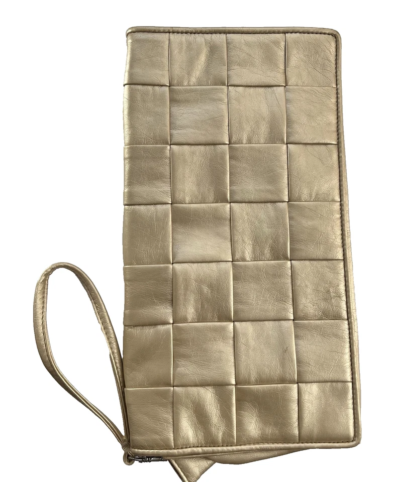 Apt. 9 Bolso de Mano para Mujer Bolso sin asas 11 x 6" Cuero Dorado con Correa Manipulador Foto 1 de 4