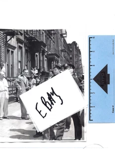 1943 Departamento de Policía de Nueva York Harlem Nueva York Disturbios Arresto-Niño con sombrero de copa - Imagen 1 de 2