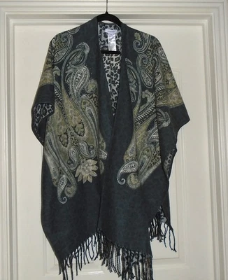 Chico's PAISLEY LEOPARD REVERSIBLE RUANA OS Gray Fringe Wrap BOHO NWT $140 - Image 1 of 4