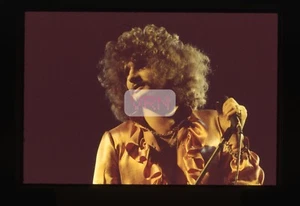 '71 URIAH HEEP Bernie Shaw Realiza De Colección 35 mm Transparencia Deslizador T2 - Imagen 1 de 1