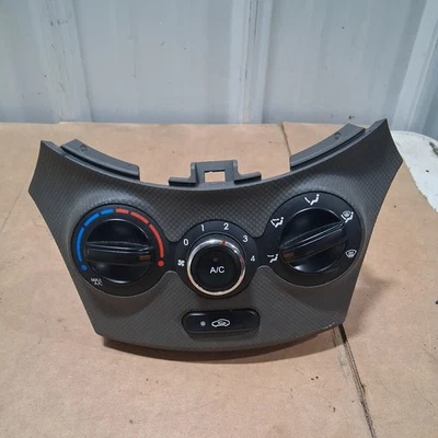 2012-2014 Hyundai Accent  A/C Heater Climate Temperature Control OEM - Image 1 of 4