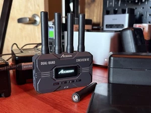 Transmisor de video inalámbrico Accsoon CineView HE HDMI 5G 1200 pies 1080P control de aplicación - Imagen 1 de 12