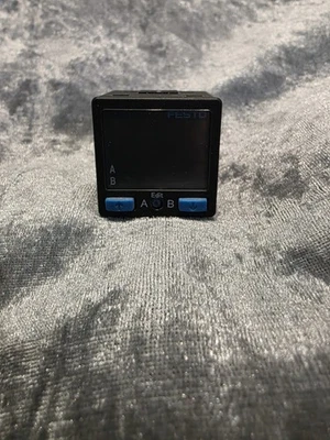 553146 FESTO SPAB-B2R-G18-2P-M8 Pressure Sensor - Image 1 of 3