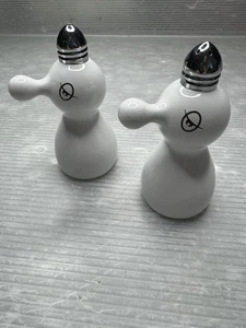 Neuheit Kitsch große Nase Ghost Keramik SALZ & PFEFFERSTREUER SET Schmoo Kilroy - Bild 1 von 9