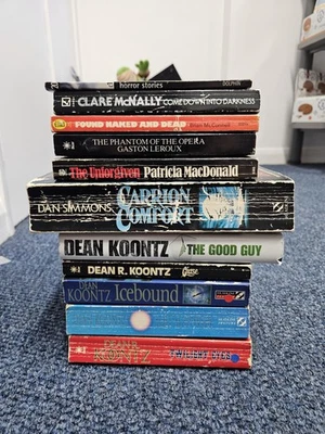 Horror Paperback Vintage Bundle - Image 1 of 4