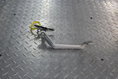 Suzuki GS550ESF 1985 juego trasero derecho pedal de freno Foto 1 de 4