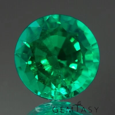 Cut stone - Emerald Colombian hydrothermal lab grown, 12mm 5.80ct - Image 1 of 4
