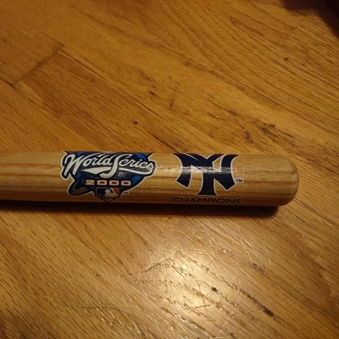 Yankees 2000 World Series Champion Mini Bat 18in Cover