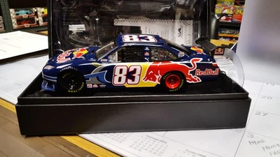 BRIAN VICKERS #83 RED BULL 1/24 ELITE 2009 #77 OF 150 - Image 1 of 4