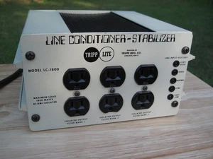 Tripp Lite LC-1800 Power Line Stabilizator/odżywka 6 wylotowych bezpieczników - Zdjęcie 1 z 6