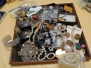 Vintage Jewelry Lot - Picture 1 of 13