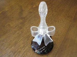 VINTAGE AVON 1975 CRYSTALSONG SONNET, RIBBON-BELL GLASS DIAMOND PATTERN DECANTER - Picture 1 of 12