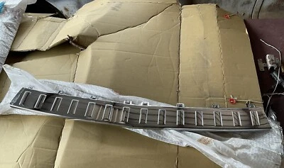 Новый подлинный Mercedes-Benz подножки 2048850411 OEM 2011-2015 GLK 250 - Изображение 1 из 4