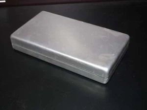 Caja de aluminio vintage NOS 160 x 90 x 30 mm (cca) - Imagen 1 de 9