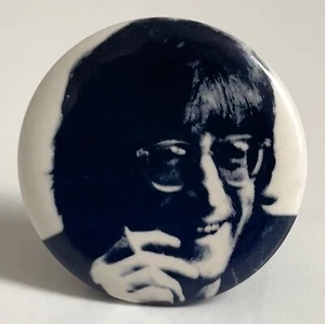 Vintage early 1980's JOHN LENNON pin portrait badge 1.25" button THE BEATLES - Picture 1 of 2