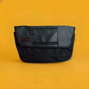 Timbuk2 schwarze Sling Bag Umhängetasche: Reise: 15,4 oben L 11,8 unten L: 7,28 H 3 W - Bild 1 von 3