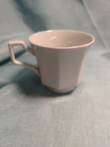 Johnson Brothers Heritage Eisenstein weiß Fuß Kaffee oder Teetasse 3" hoch - Bild 1 von 10