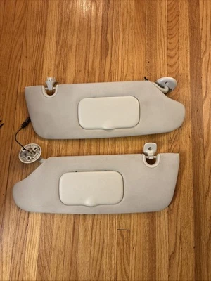 Солнцезащитные козырьки 2008-2016 Dodge Grand Caravan Chrysler Town Country Homelink серые от оригинального производителя - Изображение 1 из 4