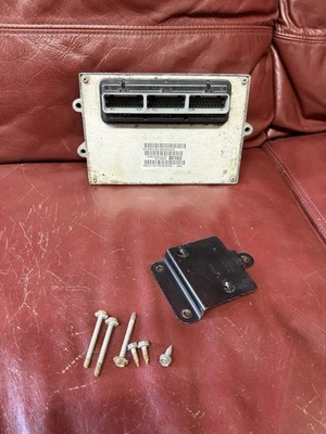 2000-2001 Jeep Cherokee XJ 4.0L 4x4 ECU ENGINE COMPUTER P56041 801AD W/ HARDWARE - Image 1 of 4