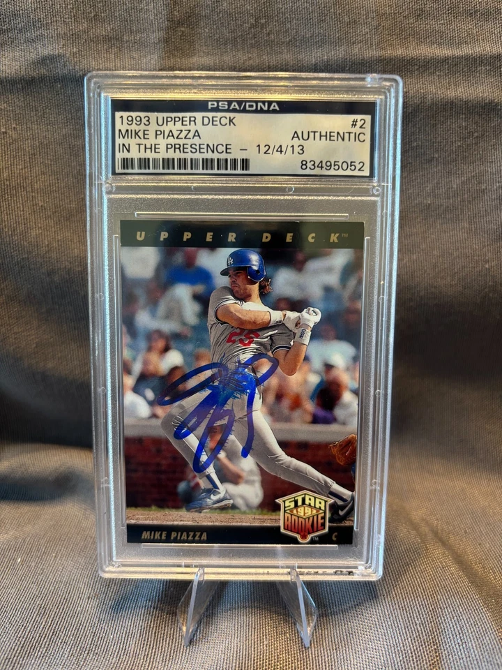 MIKE PIAZZA 1993 UPPERDECK IN THE PRESENCE STAR ROOKIE AUTHENTIC AUTOGRAPH - Image 1 of 2