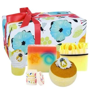 Bomb Cosmetics Gift Set Bath Bomb Soap Lip Handmade Cruelty Free Lemon Honey Bee - Picture 1 of 6