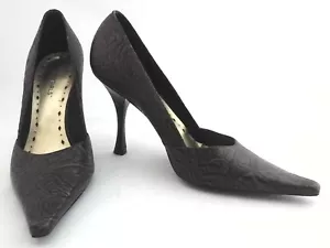 BCBG Niñas Tacones Icónicos Marrón Floral En relieve Sexy Zapatos de salón puntiagudos EE. UU. 7.5/37.5 RAROS - Imagen 1 de 7