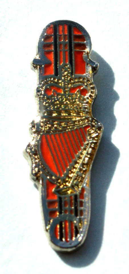 RUC Royal Ulster Constabulary PIPE BAND KILT PIN Tie/Lapel Pin Badge - Image 1 of 1