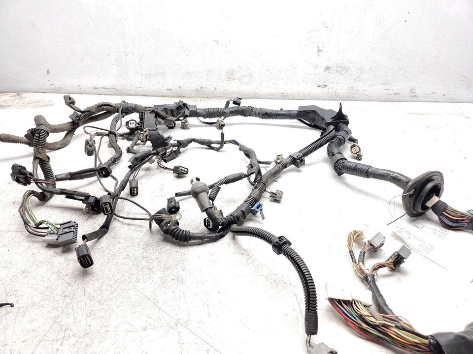 Arnés de cables del motor Toyota Camry 2004-2006 2,4 L aire acondicionado OEM 82121-06570 Foto 1 de 4