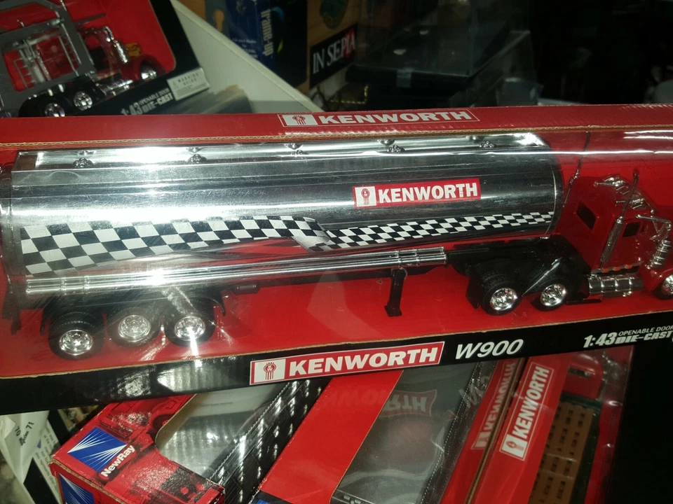 New Ray   Kenworth W-900 1/43  scale Tanker - Image 1 of 1