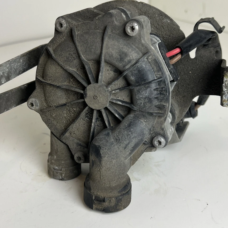 Volkswagen Golf GTI 2019 bomba de aire secundaria OEM Foto 1 de 4