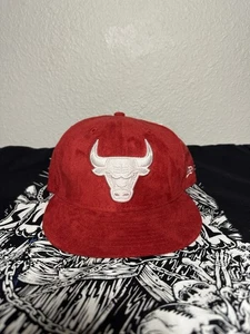 Chicago Bulls Snapback Baseball Hat New Era 9Fifty Red Faux Suede w/White Logo - Picture 1 of 5
