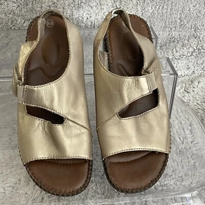 Dr Scholls Sandals 9.5 Womens Gold Leather Comfort Low Wedge Adjustable Nina - Picture 1 of 20