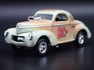 Modello Auto Diecast 1:64 Willys Coupe Gasser B&M Automotive NHRA Drag 1941 - Foto 1 di 7