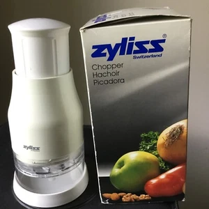 ZYLLIS Switzerland FOOD CHOPPER ~ Manual Mincer, Rotating Stainless Blades, Box - Imagen 1 de 8