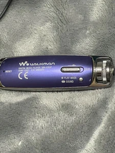 Reproductor MP3 Sony NW-S703F 1 GB - Walkman, Radio FM, USB, Ligero - Imagen 1 de 2