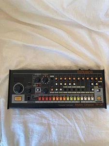 ROLAND TR-08 Boutique Series Rhythm Composer Modeling Drum Machine getestet mit Box - Bild 1 von 13
