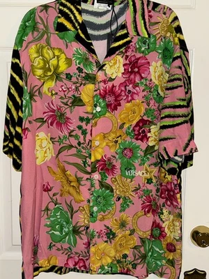 AUTH MENS VERSACE SHORT SLEEVE BUTTON UP  SHIRT SIZE 48 LOOSE FIT M/L - Image 1 of 4