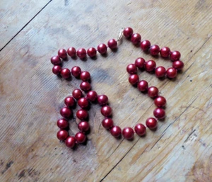 Beautiful Red Cultured Pearl Necklace 10K gold clasp - Picture 1 of 8