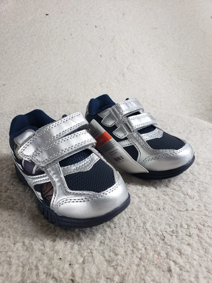 Zapatillas deportivas Carters para niños pequeños 7M plateadas de cuero PU gancho lazo cómodo Foto 1 de 4