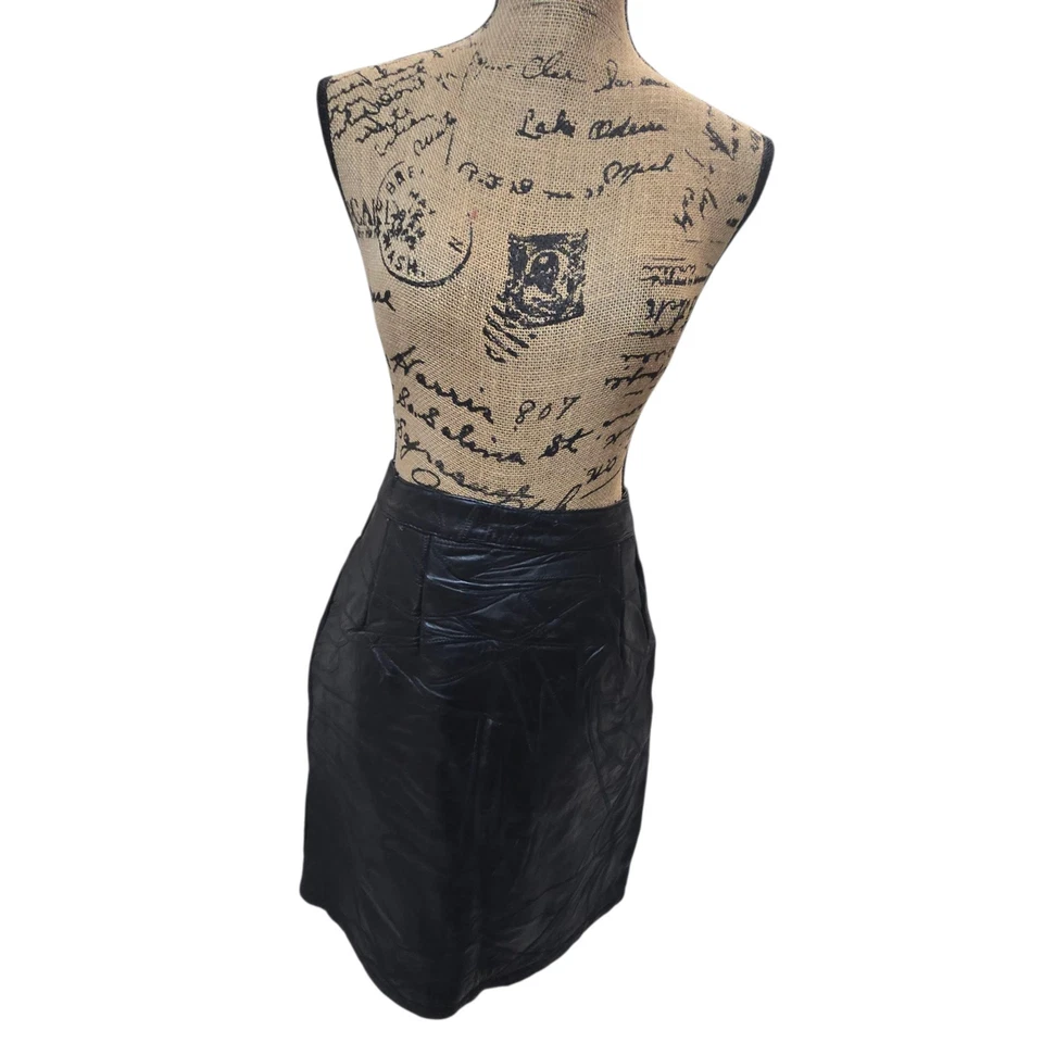 Falda Lápiz De Colección Y2K Giovanni Navarra Cuero Negro Genuino Retazos Talla 32 Nueva Con Etiquetas Foto 1 de 4