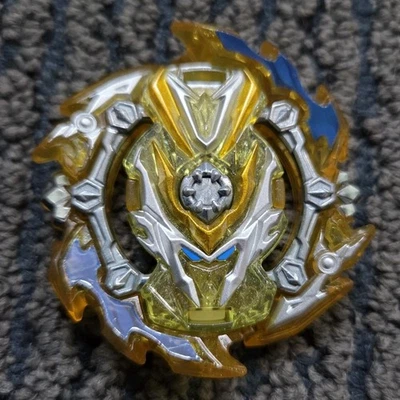 Ace Valkyrie Sen capa aleatoria Vol. 1 capa Beyblade Burst Gatinko Takara Tomy Foto 1 de 2