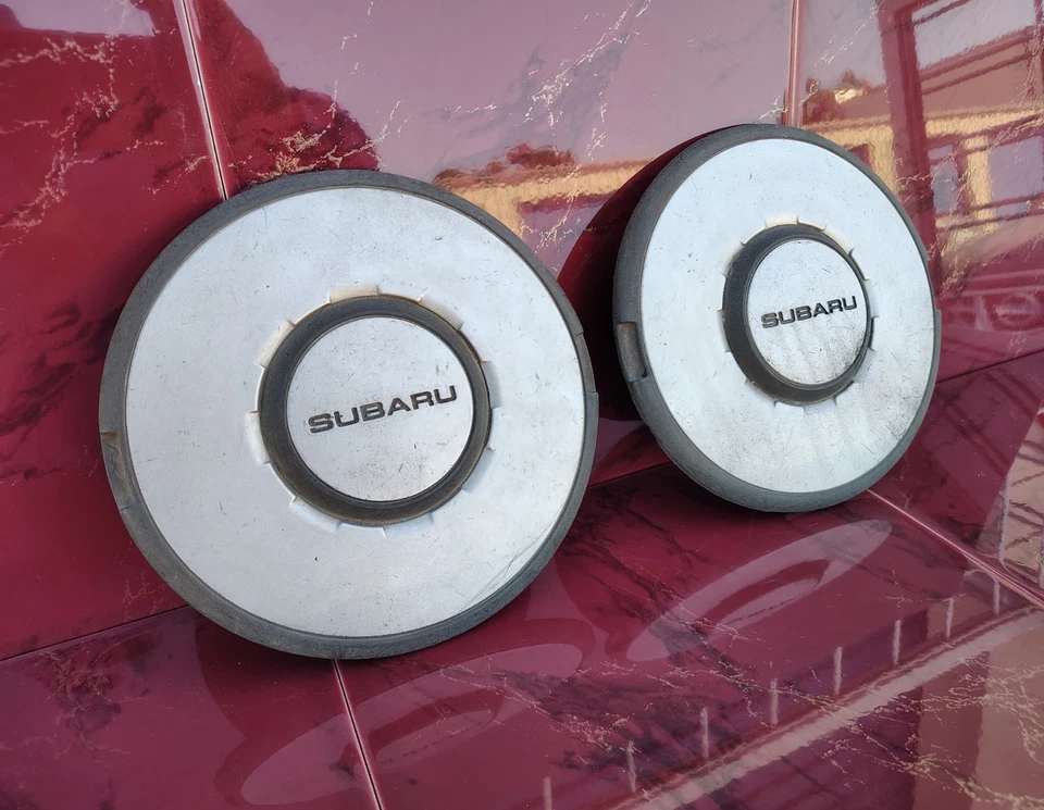 Tapas centrales giratorias para rueda de paso Subaru XT Loyale 1986-1989 (2) JDM/OEM # 23832GA193 Foto 1 de 4
