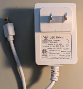 Huoniu led driver AC/DC Adpter Model # HNDL 92065WU Output :1.9VDC..0.01-0.65A - Picture 1 of 4