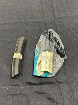 NOS 1986-96 CHEVY CORVETTE LATERAL SUPERIOR TRASERO RESISTENTE GM 17984443 GM RARO Foto 1 de 4